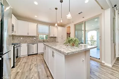 101 Trailblaze, Irvine, CA 92618 - Photo 3
