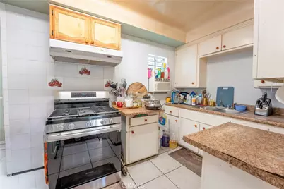 645 E 113th, Los Angeles, CA 90059 - Photo 7