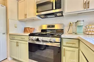 18350 Hatteras Street, Tarzana, CA 91356 - Photo 11