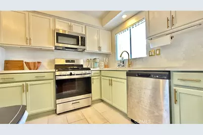 18350 Hatteras, Tarzana, CA 91356 - Photo 9