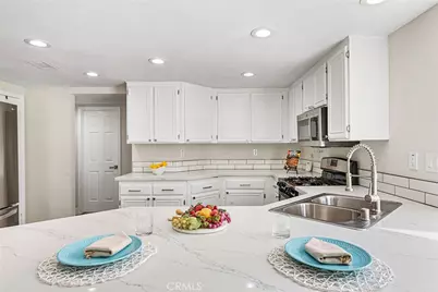 39851 Wild Canary, Murrieta, CA 92562 - Photo 9