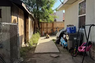 221 S Howard St, Corona, CA 92879 - Photo 7