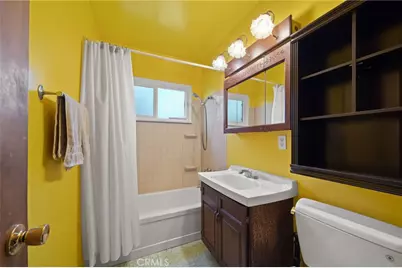 2553 W West Glenoaks Avenue, Anaheim, CA 92801 - Photo 15
