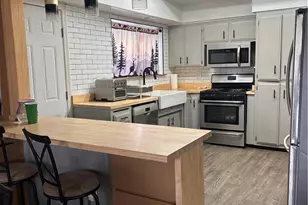 889 Cardona Pl, Hemet, CA 92543 - Photo 7