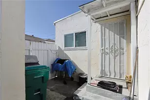 410 E 60th St, Long Beach, CA 90805 - Photo 25