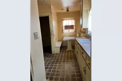 333 E 61st, Los Angeles, CA 90003 - Photo 7