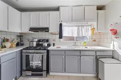 608 W 52nd, Los Angeles, CA 90037 - Photo 53