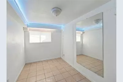 608 W 52nd, Los Angeles, CA 90037 - Photo 25