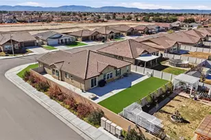 2113 E Donatello St, Lancaster, CA 93535 - Photo 33