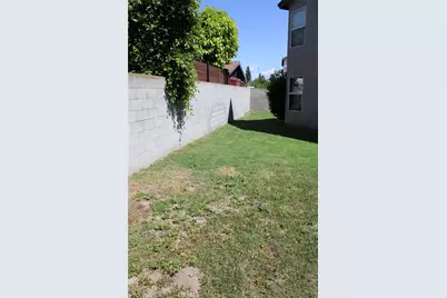 1915 E 120th Street, Los Angeles, CA 90059 - Photo 21