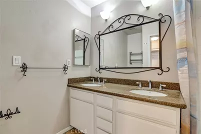 2554 Elden Avenue #B102, Costa Mesa, CA 92627 - Photo 13