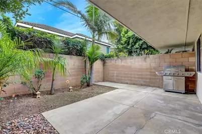 2554 Elden Avenue #B102, Costa Mesa, CA 92627 - Photo 11