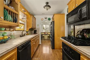 4545 Sunnyside Dr, Riverside, CA 92506 - Photo 19