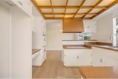 11305 Loch Lomond Road, Los Alamitos, CA 90720 - Photo 9