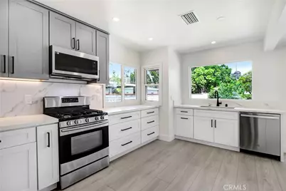 4061 Maplewood Pl, Riverside, CA 92506 - Photo 9