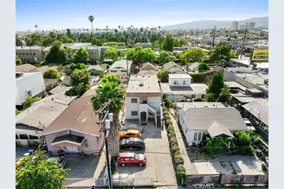 1067 N Wilton, Los Angeles, CA 90038 - Photo 21