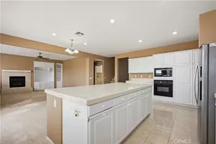29283 Gandolf Ct, Murrieta, CA 92563 - Photo 11