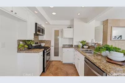 18728 Del Rio Place #2, Cerritos, CA 90703 - Photo 5