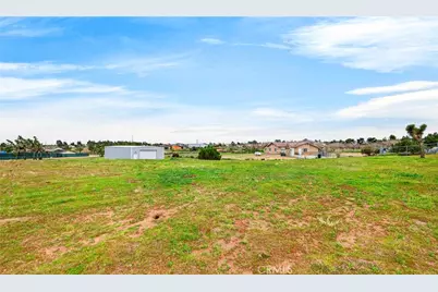 5635 Hollister, Phelan, CA 92371 - Photo 61