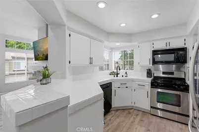 8070 E Oak Ridge Circle, Anaheim Hills, CA 92808 - Photo 9