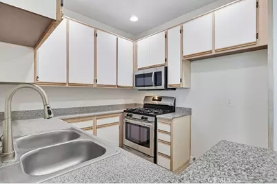 640 W 4th Street #401, Long Beach, CA 90802 - Photo 7