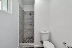 2550 W Rowland Ave, Anaheim, CA 92804 - Photo 35