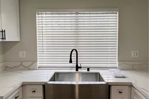 801 W 124th, Los Angeles, CA 90044 - Photo 9