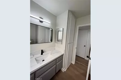 801 W 124th, Los Angeles, CA 90044 - Photo 11