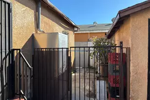 1464 W 36th St, Los Angeles, CA 90018 - Photo 7