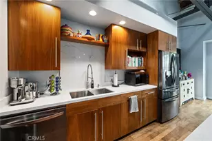 1100 E 3rd St, Long Beach, CA 90802 - Photo 17