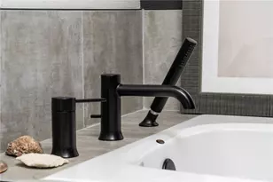 1100 E 3rd St, Long Beach, CA 90802 - Photo 27