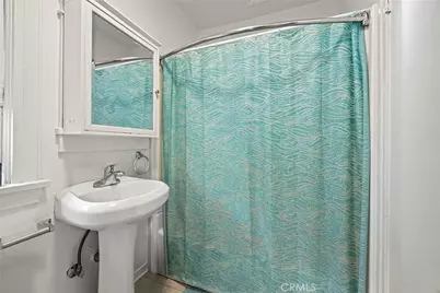 1842 Temple Avenue, Signal Hill, CA 90755 - Photo 21