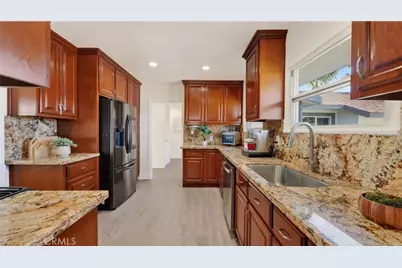 400 N Peach Knl, Anaheim, CA 92805 - Photo 17