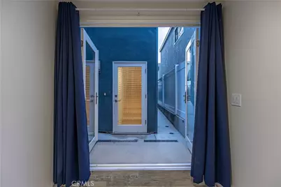 417 E Balboa Boulevard, Newport Beach, CA 92661 - Photo 29