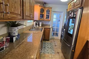 405 W 235th St, Carson, CA 90745 - Photo 9