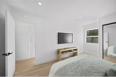 8048 Wentworth Street, Sunland, CA 91040 - Photo 25