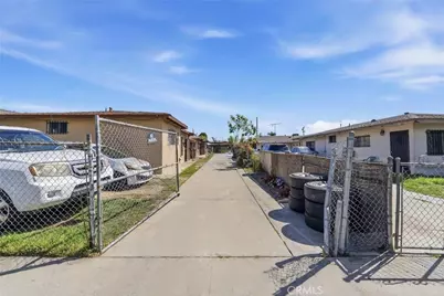 8214 Alix, Los Angeles, CA 90001 - Photo 13