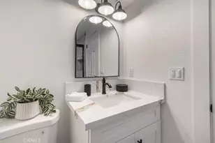 1450 W 35th Pl, Los Angeles, CA 90018 - Photo 27