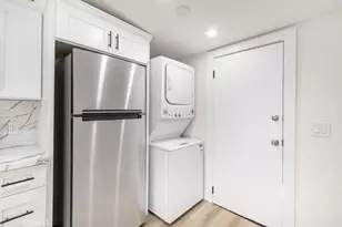 1450 W 35th Pl, Los Angeles, CA 90018 - Photo 17