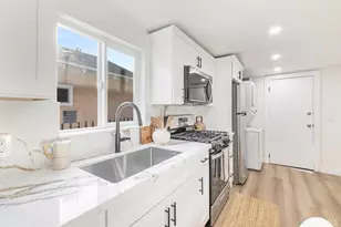 1450 W 35th Pl, Los Angeles, CA 90018 - Photo 13