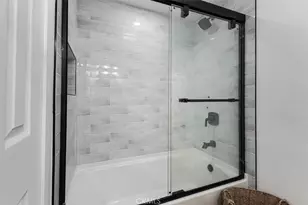 1450 W 35th Pl, Los Angeles, CA 90018 - Photo 15