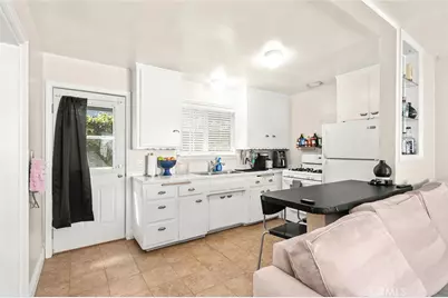 145 Avenida Pelayo, San Clemente, CA 92672 - Photo 5