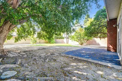 6361 Los Robles, Buena Park, CA 90621 - Photo 19