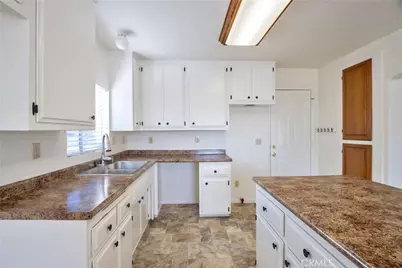 19124 Glenwood Avenue, Riverside, CA 92508 - Photo 11