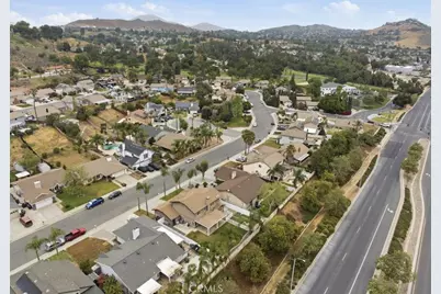 8286 Yearling Way, Jurupa, CA 92509 - Photo 13