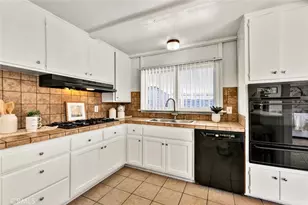 2517 Deodar St, Santa Ana, CA 92705 - Photo 9