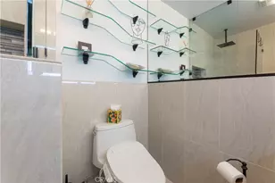 1404 E 1st St, Long Beach, CA 90802 - Photo 27