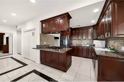 1043 S Kenmore #507, Los Angeles, CA 90006 - Photo 17