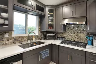 9802 Chanticleer, Anaheim, CA 92804 - Photo 11