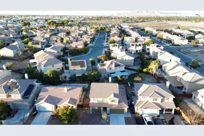 15664 Kadota, Victorville, CA 92395 - Photo 27